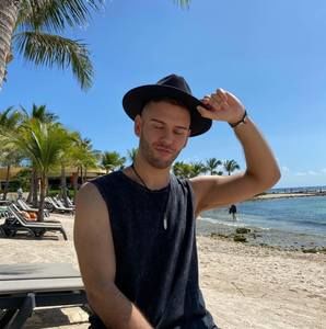 Meet your Posher, Austin